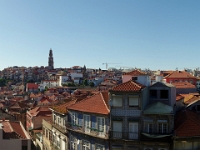 58871PaUsmLe - Walking to the Douro River - Porto, Portugal.jpg